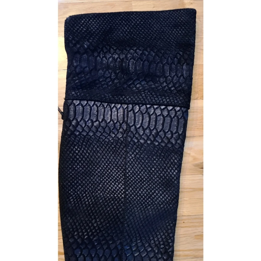 Seychelles Anthropologie Black Victory Croc Over The Knee Boots Leather Size 7